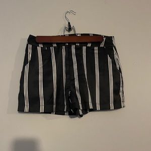 NWT Honey Belle black and white shorts